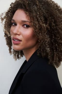 Photo of Samantha Neyland