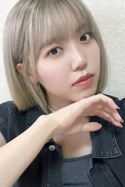 Photo of Mana Akasaka
