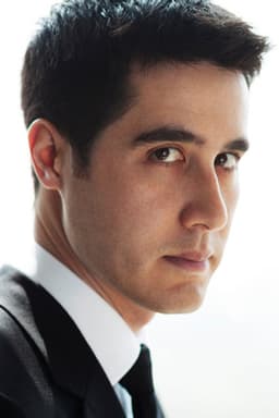 Photo of David Kwong
