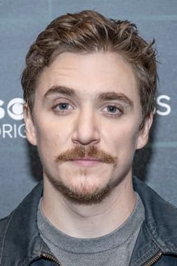 Photo of Kyle Gallner