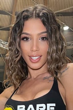 Photo of Carla Jade