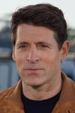 Photo of Tony Dokoupil
