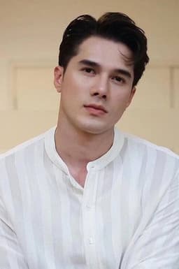 Photo of Mik Thongraya