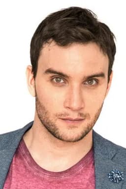 Photo of Ari Millen