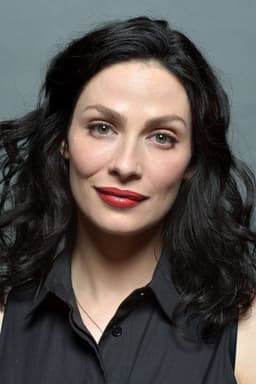 Photo of Joanne Kelly