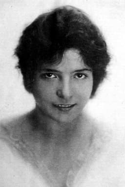 Photo of Zena Keefe