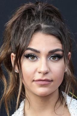 Photo of Andrea Russett