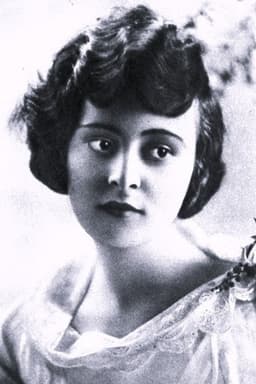 Photo of Sylvia Breamer