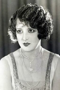 Photo of Estelle Taylor