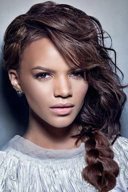 Photo of Leslie Grace