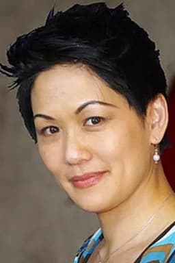 Photo of Leanne Adachi