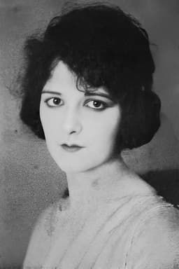 Photo of Vivian Rich