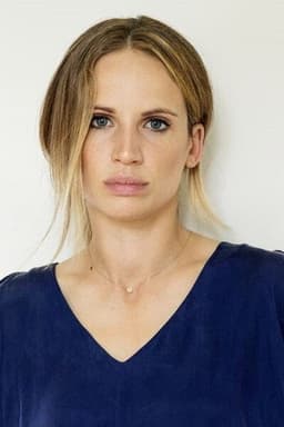 Photo of Nora Huetz