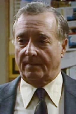 Photo of Alistair Duncan