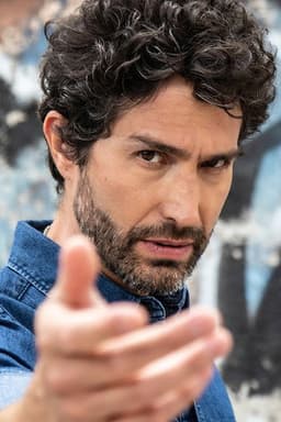 Photo of Benny Ibarra