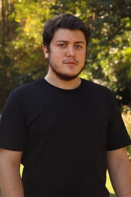 Photo of Enrique Oliveira