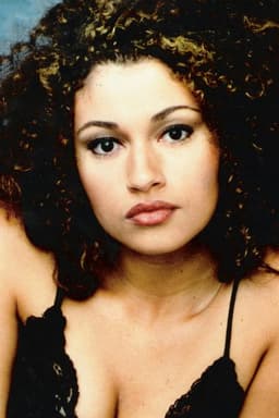 Photo of Kelli Taylor