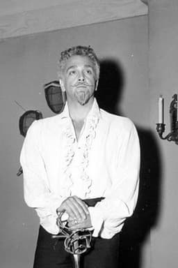 Photo of Richard Avonde