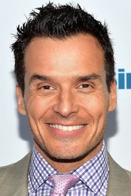 Photo of Antonio Sabàto Jr.
