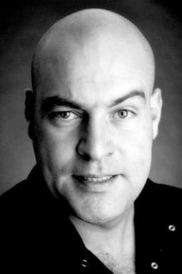 Photo of Leigh Hart