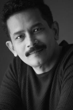 Photo of Atul Kulkarni