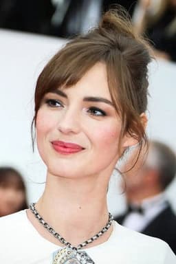 Photo of Louise Bourgoin