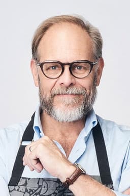 Photo of Alton Brown
