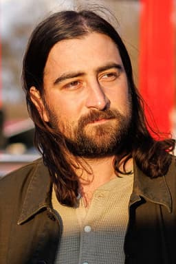 Photo of Noah Kahan