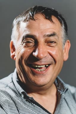 Photo of Avni Dilligil