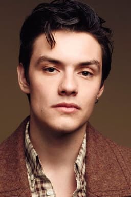 Photo of Louis Partridge