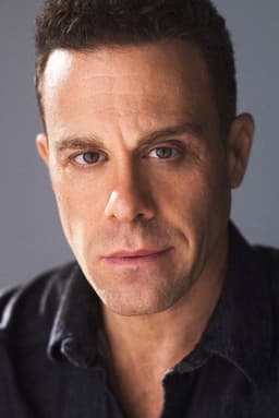 Photo of Matthew Rauch