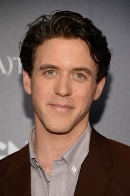 Photo of Ashley Zukerman