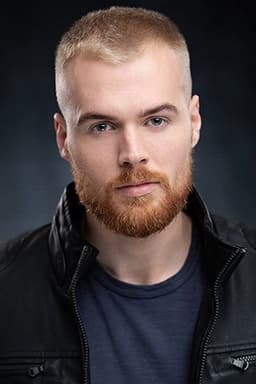 Photo of Dustin Lloyd